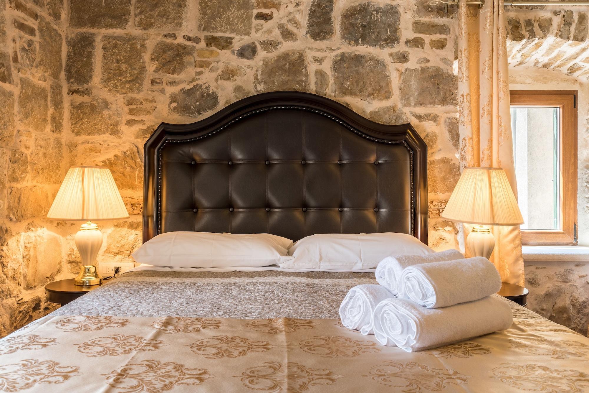 Heritage Palace Varoš Hotel
