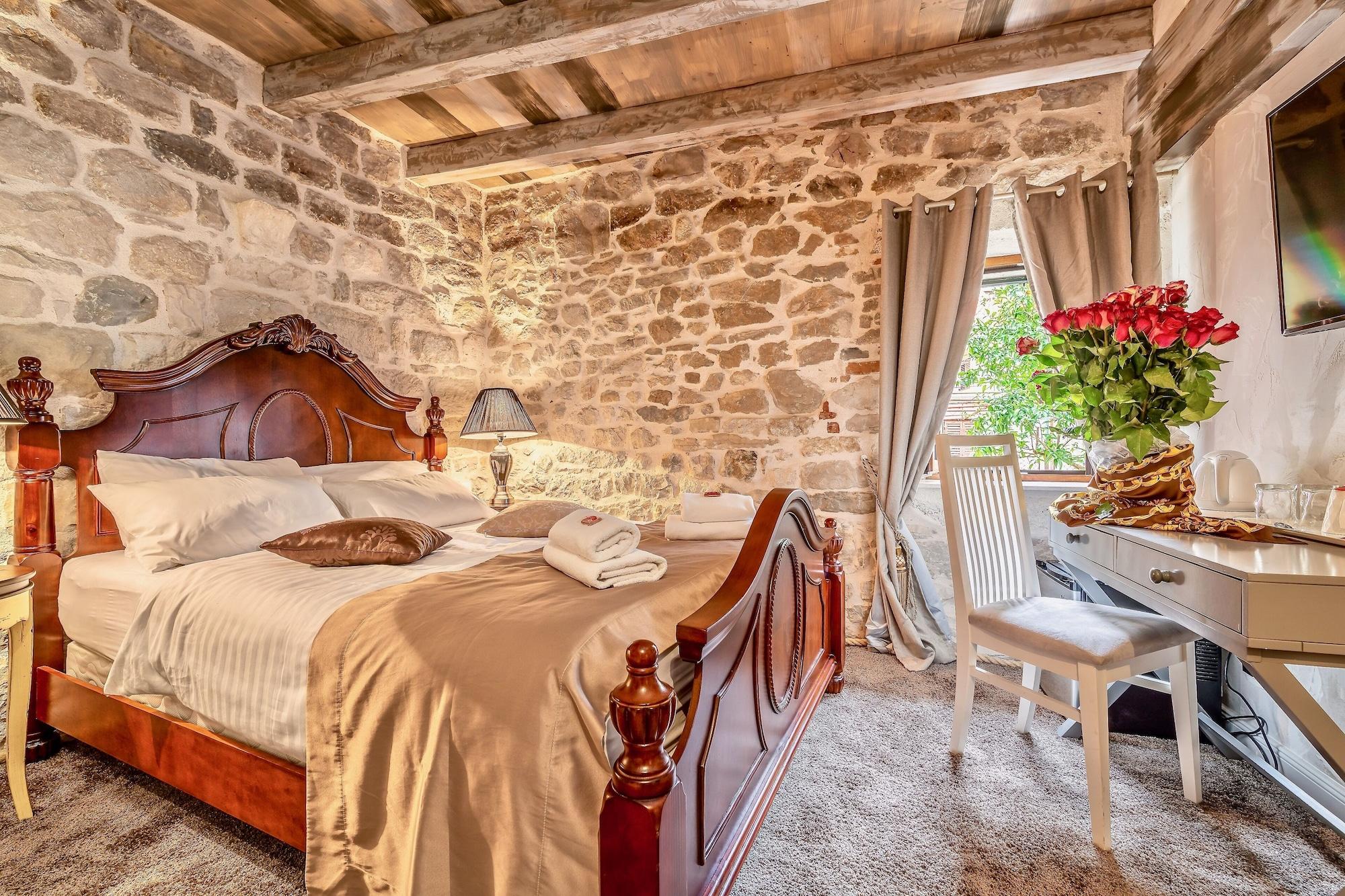 Hotel Heritage Palace Varos - Mag Quaint & Elegant Boutique