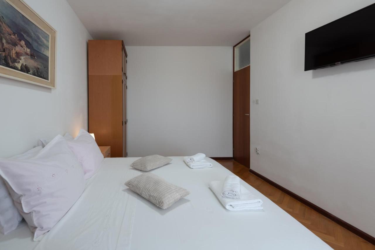 Sunnyrose - Walking Distance From Znjan - Free Public Parking - Huge Balcony Apartman *