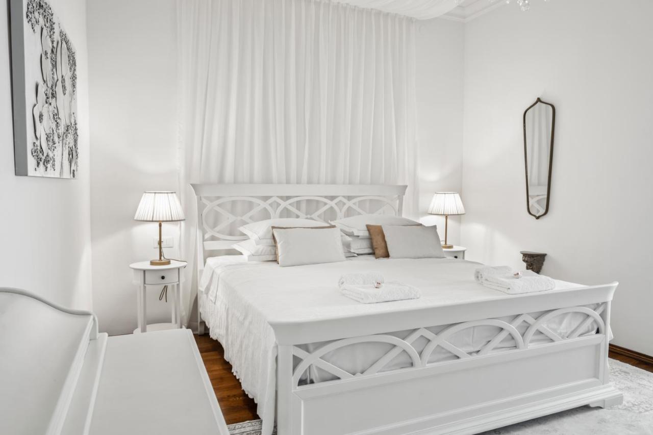Villa Boutique Anna Varos *