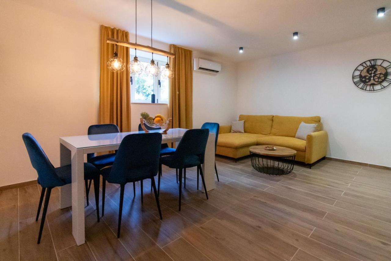Lily Center Apartment *