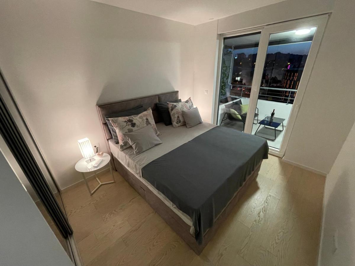 Apartment Apartman Addenda With Free Garage Parking
