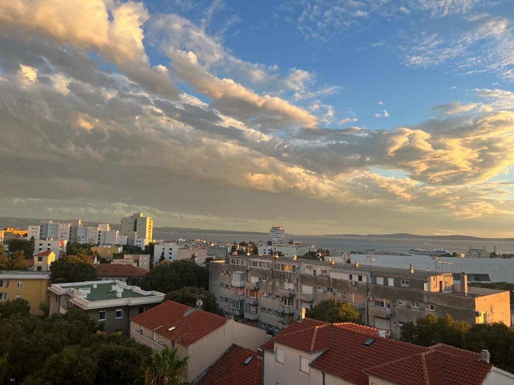 The View Split