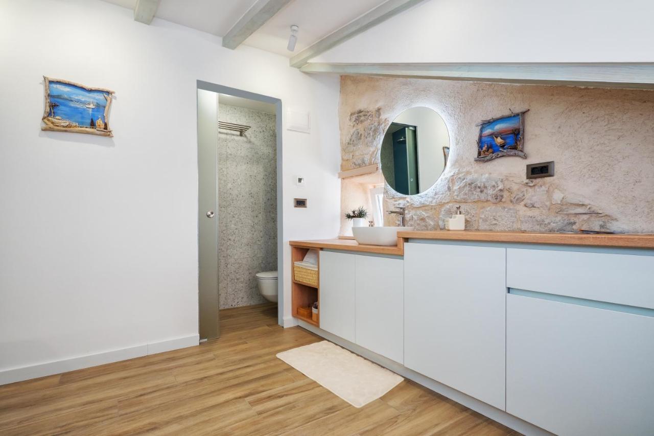 Apartment Sweet Luri