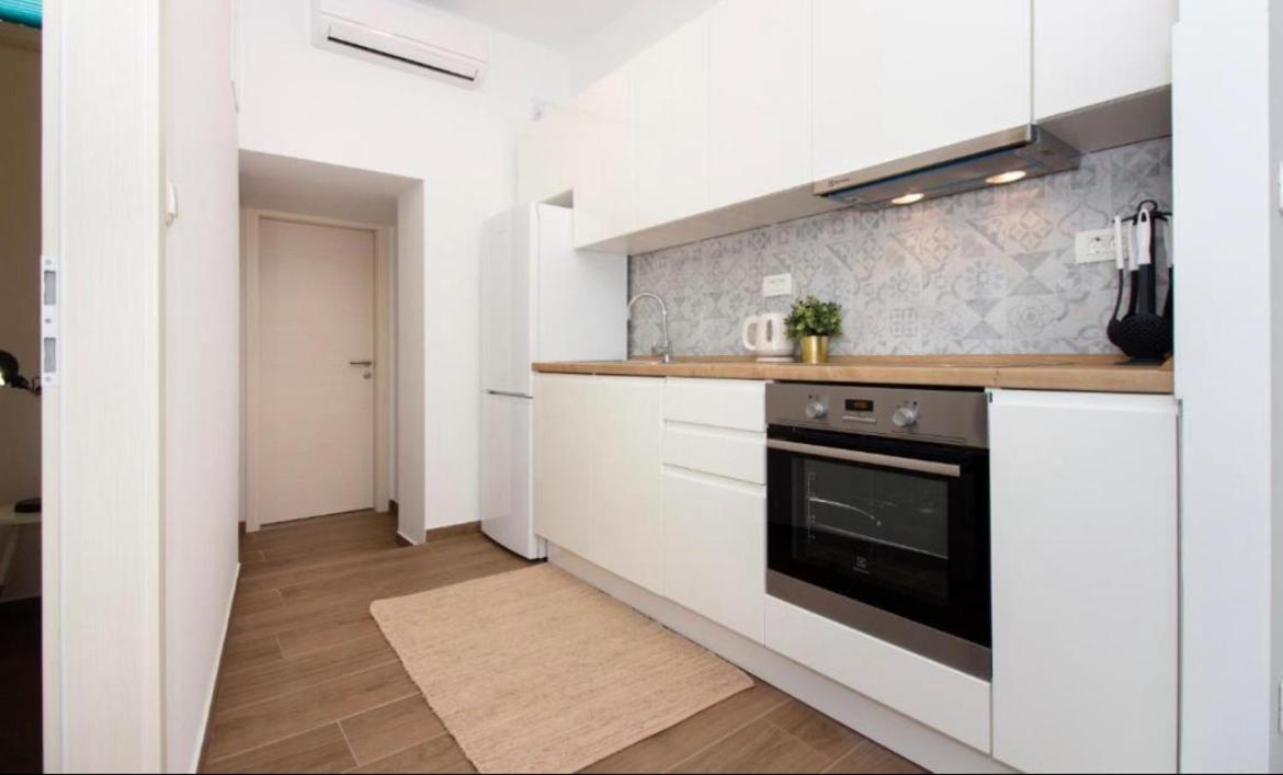 Urban 2 Apartment *