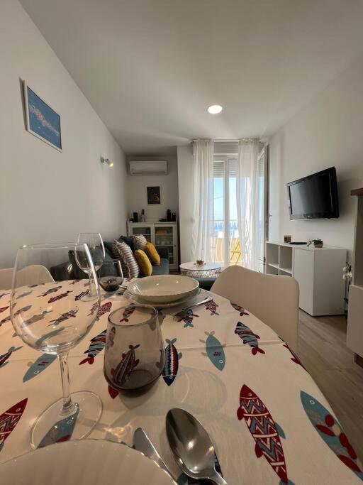 Brand New Luxury M&k2 Apartment *