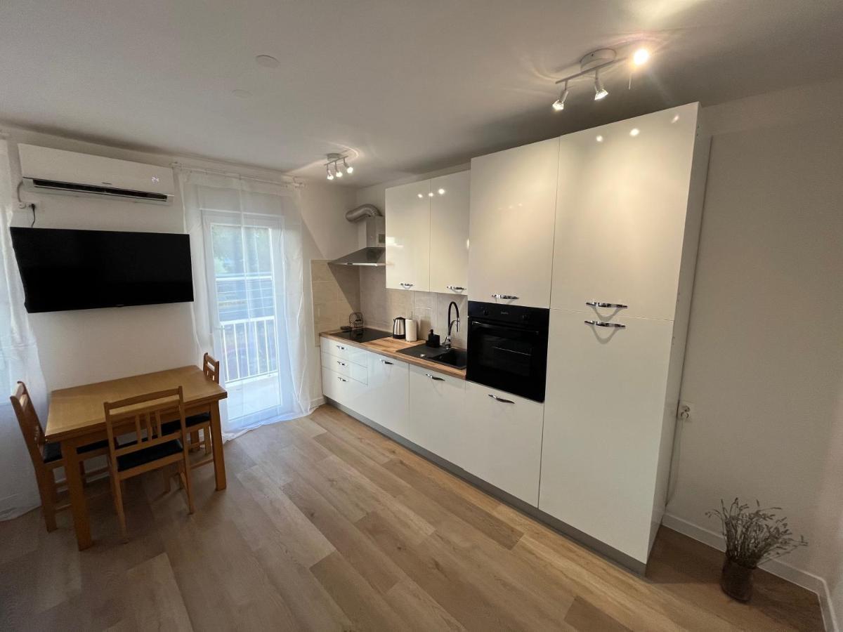 Apartman Tim Split