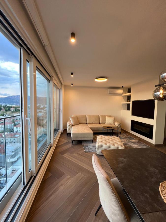 Apartment Touch The Sky *