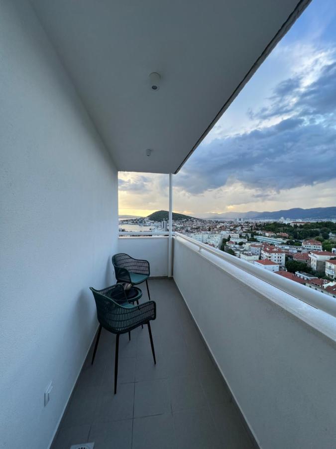 Touch The Sky Apartment *