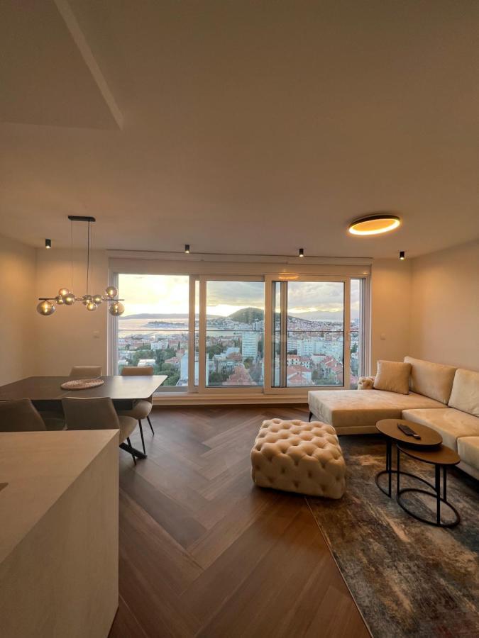 Touch The Sky Apartment Split