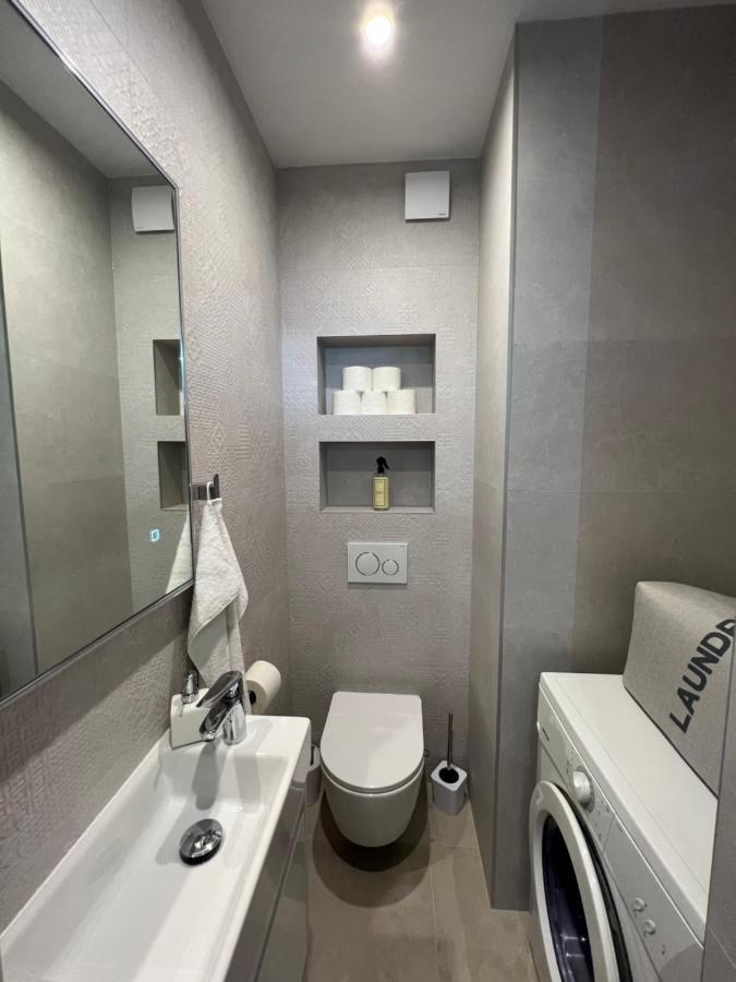 Touch The Sky Apartment