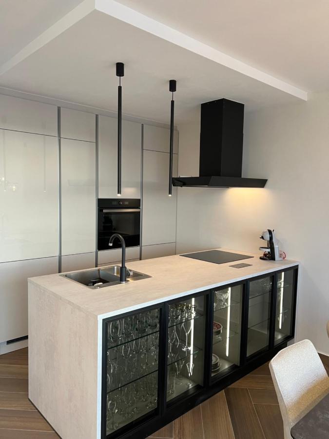 Touch The Sky Apartment