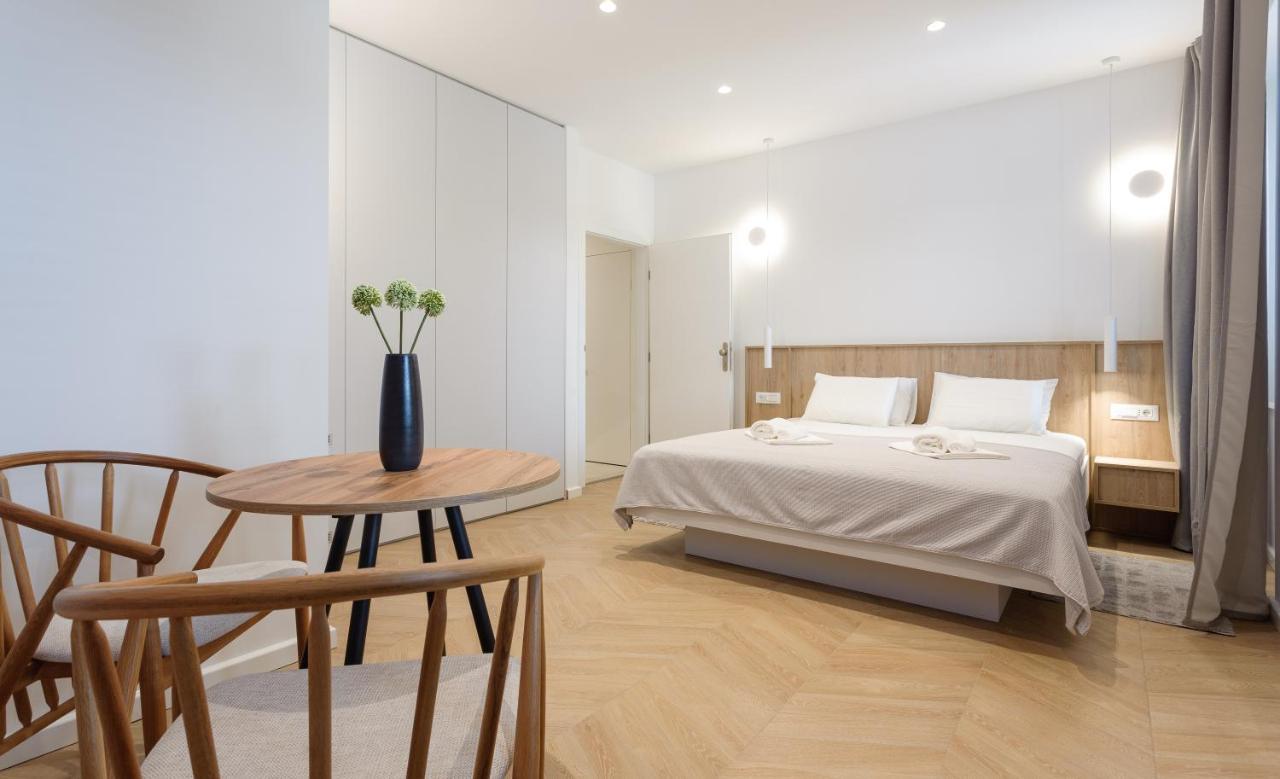 Floor Luxury *
