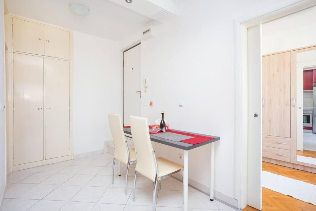 Dorna Near Center And Bacvice Apartment Split