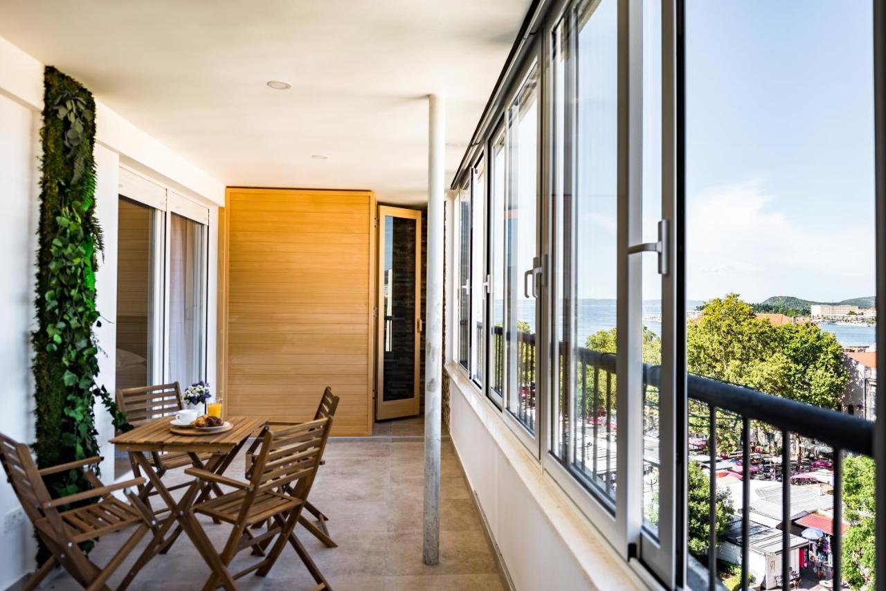 Penthouse With View In Center *