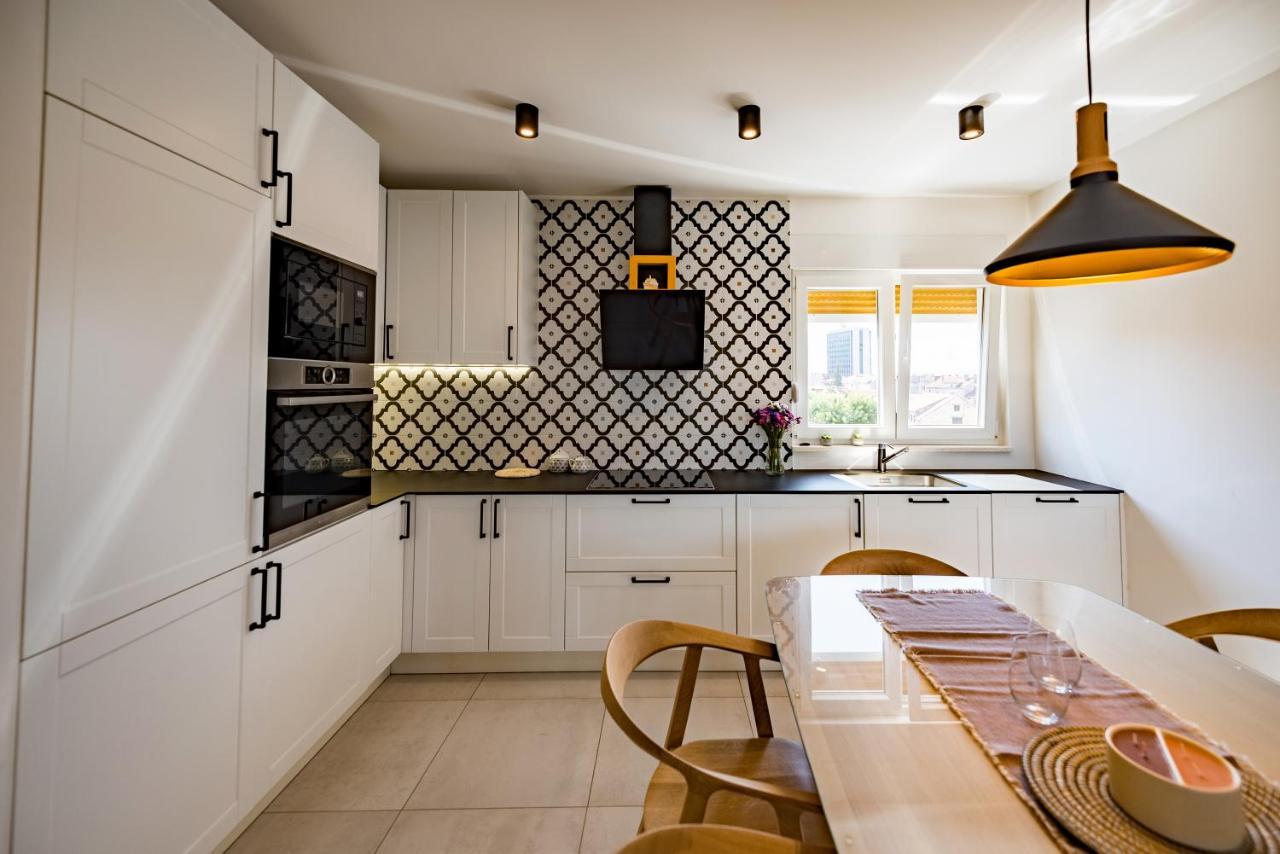 Apartman Penthouse With View In Center Split