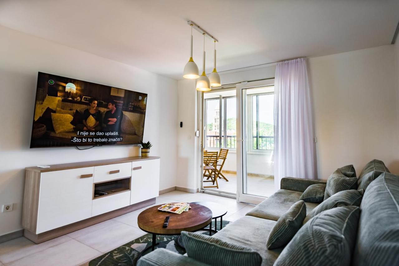 Apartman Penthouse With View In Center Split