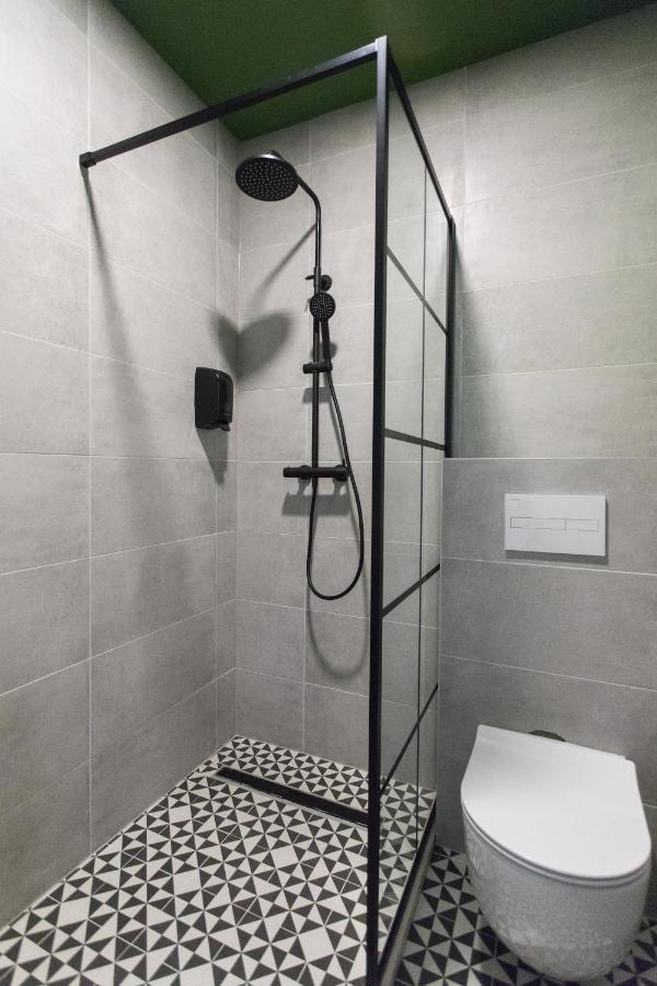 Cool , Hostel