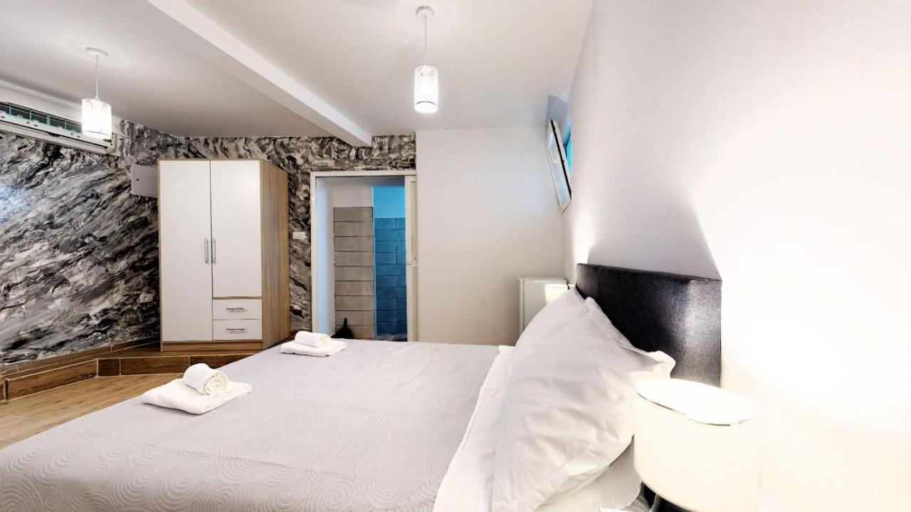 Sobe 1-2-3 Apartment *
