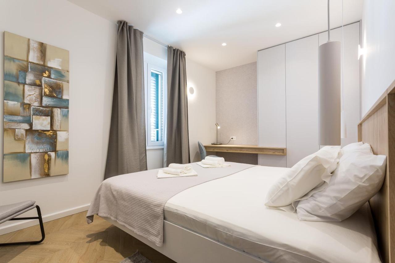 Floor Luxury