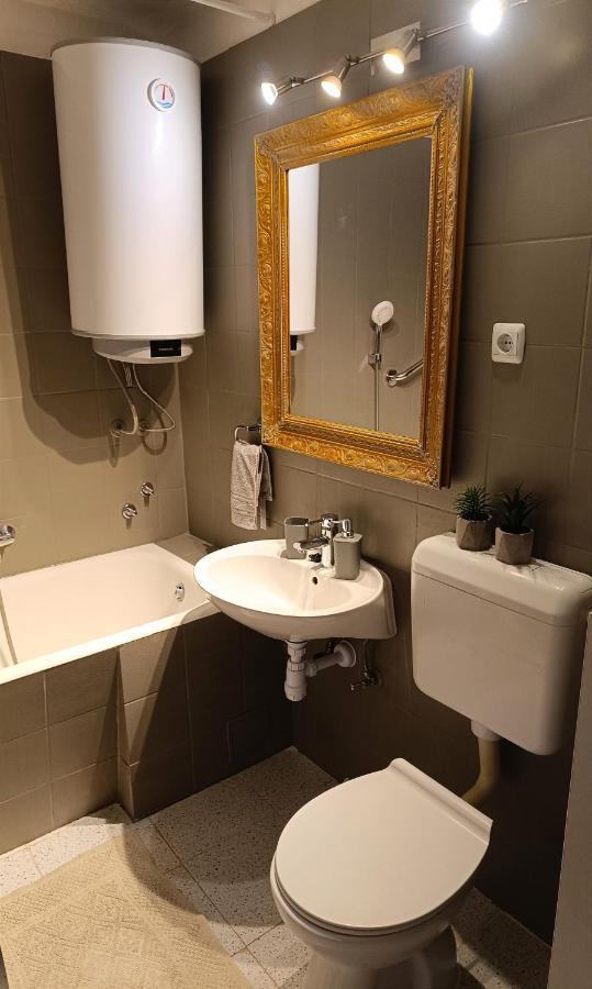 In Mind Apartment Split