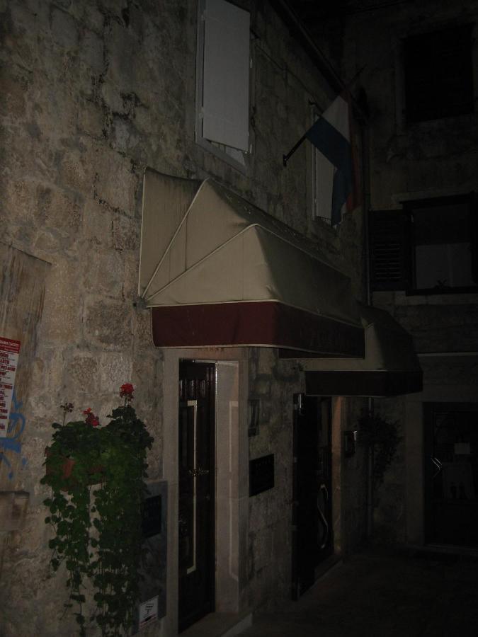 Paradiso Apartment *