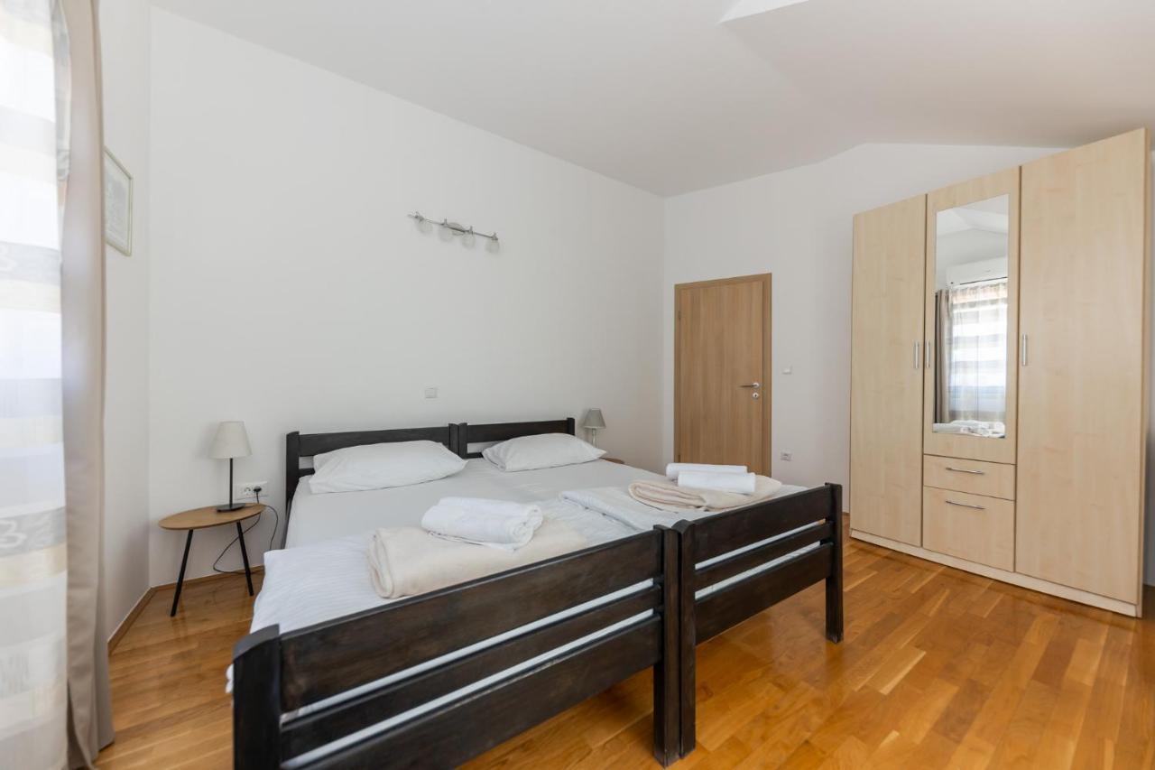 Sergio 2 Apartment Split