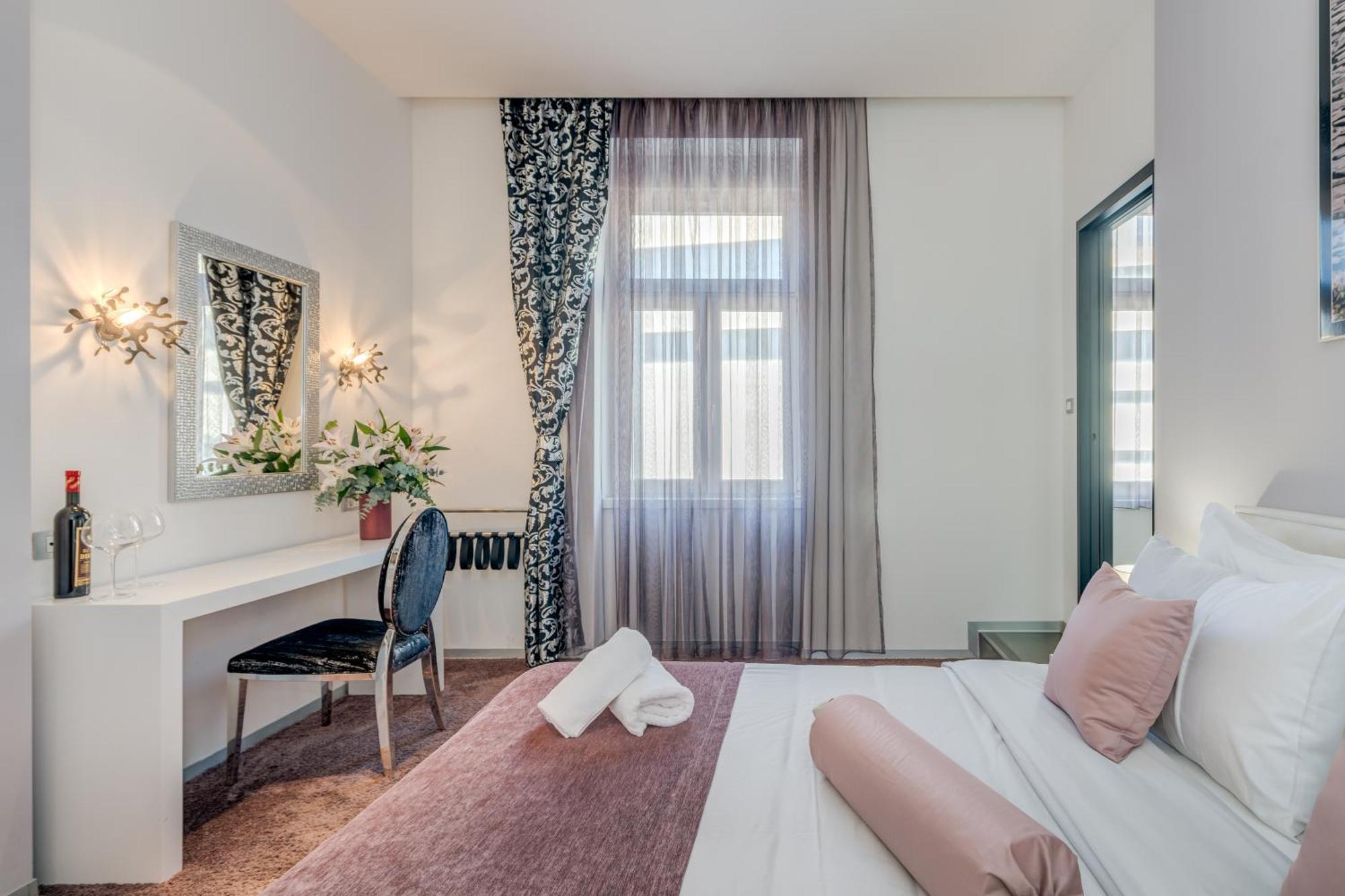 Starlight Luxury 4*