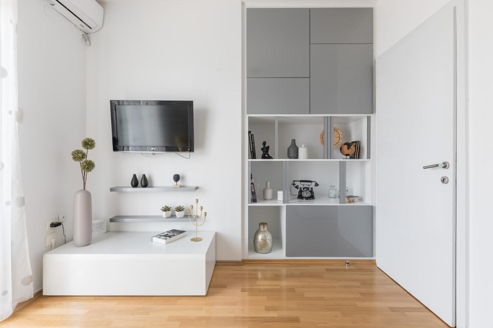 Apartment Place *