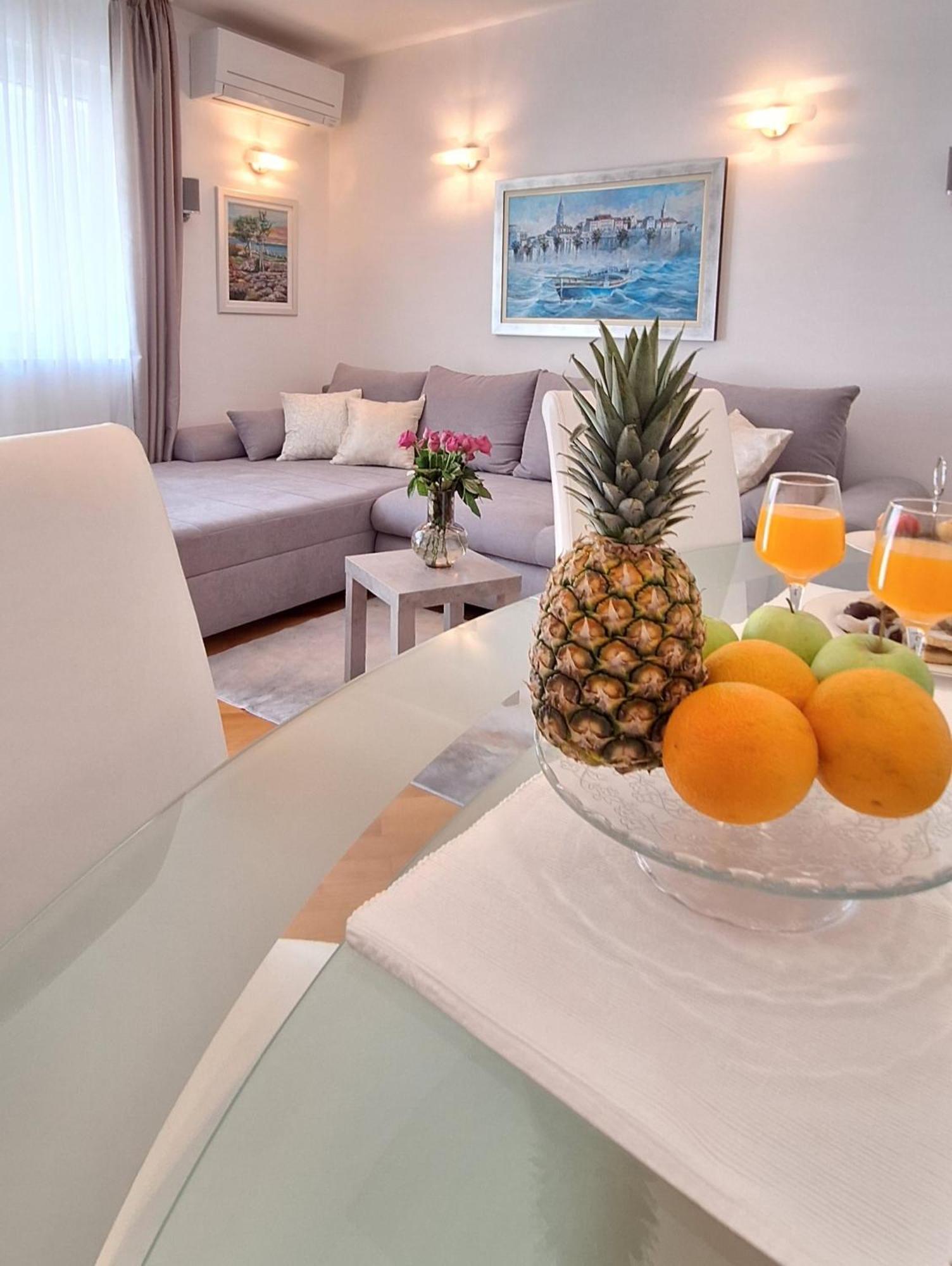 Leona Apartment