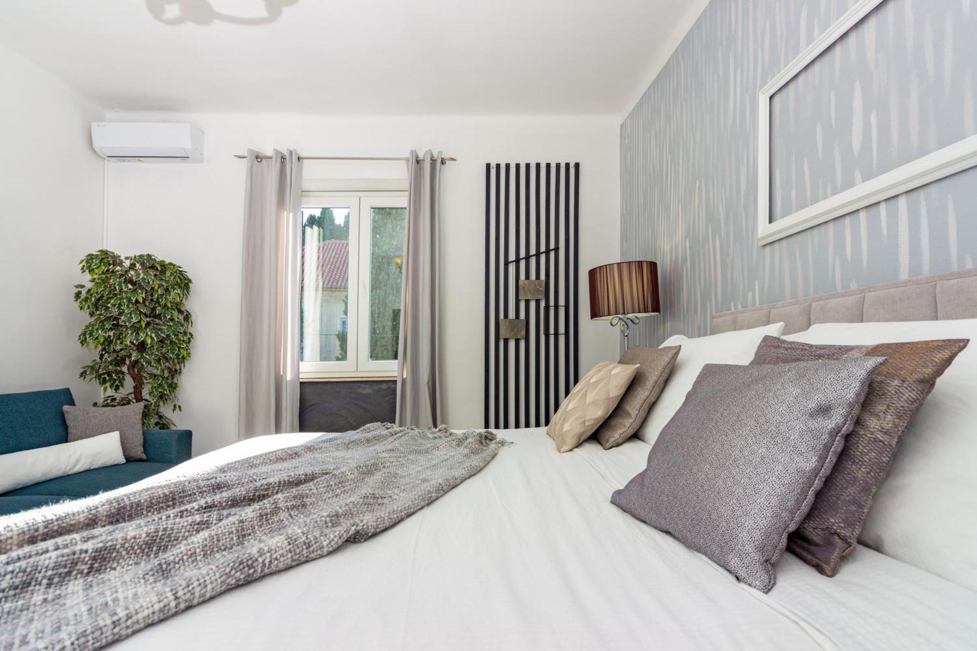 Spacious Center Apartment