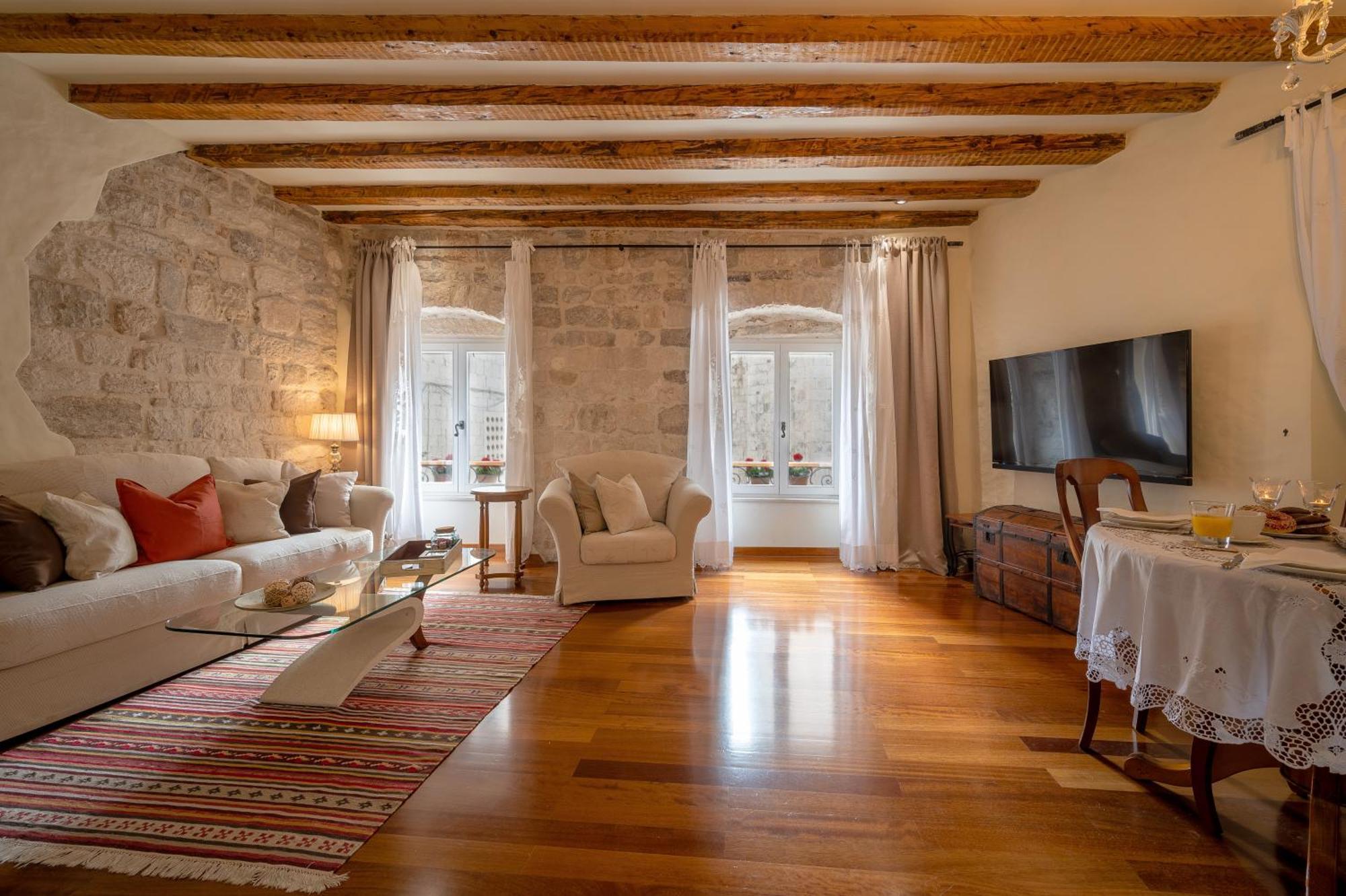 Stone Pearl Heritage Luxury * Split