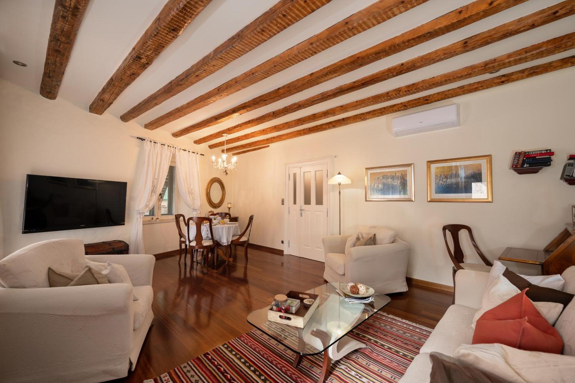Stone Pearl Heritage Luxury Apartment