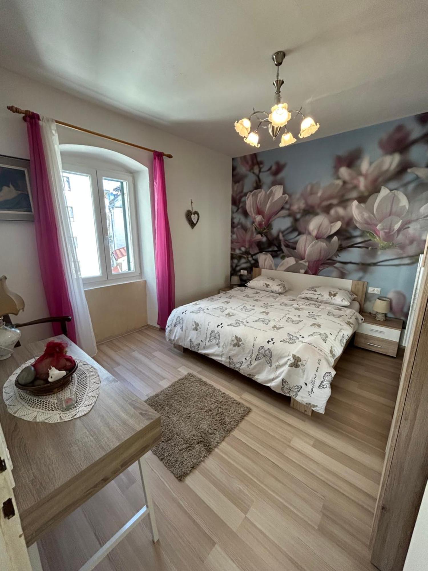 Nilaj Apartment