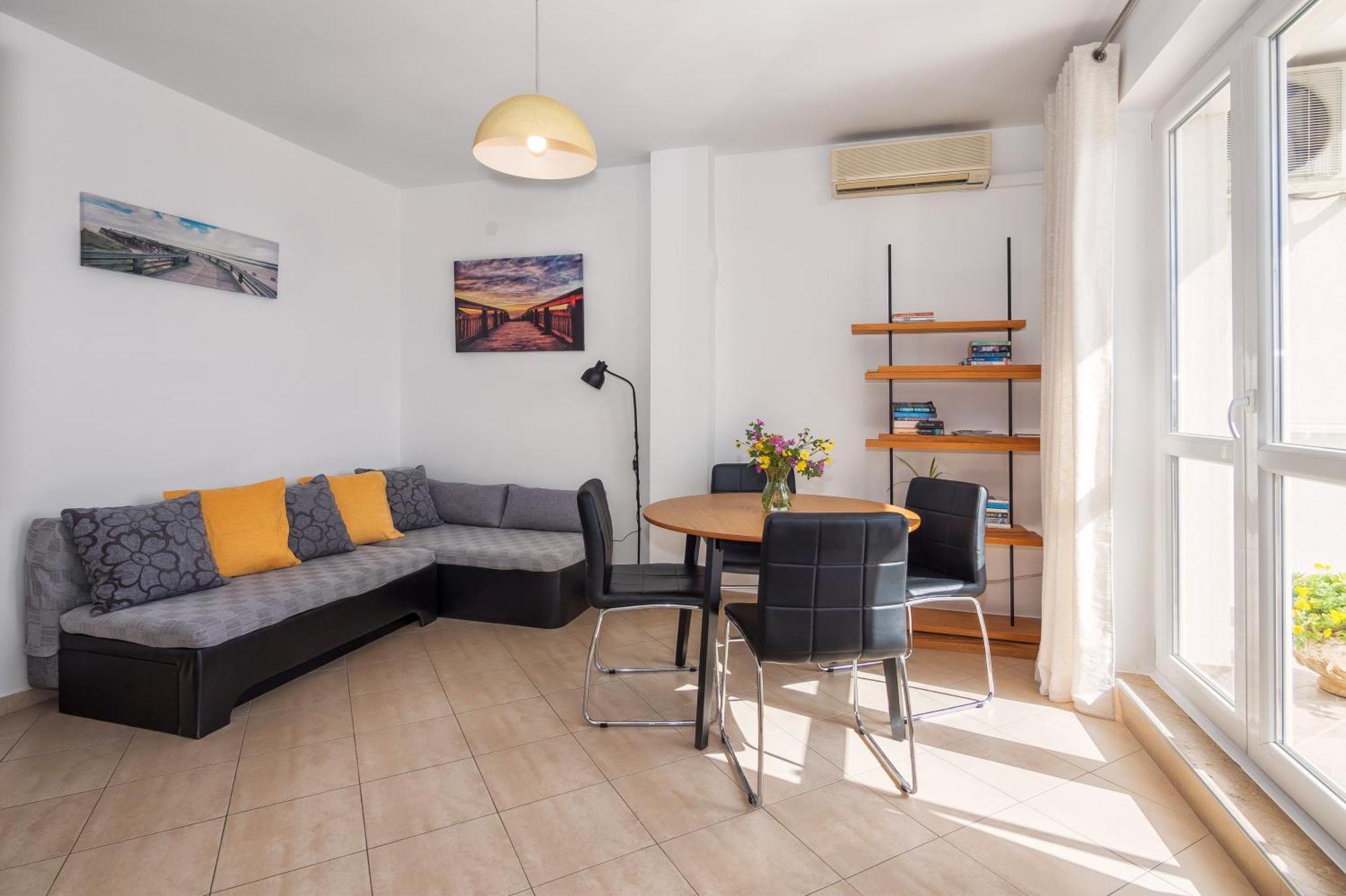 La Le With Big Terrace Apartment Split