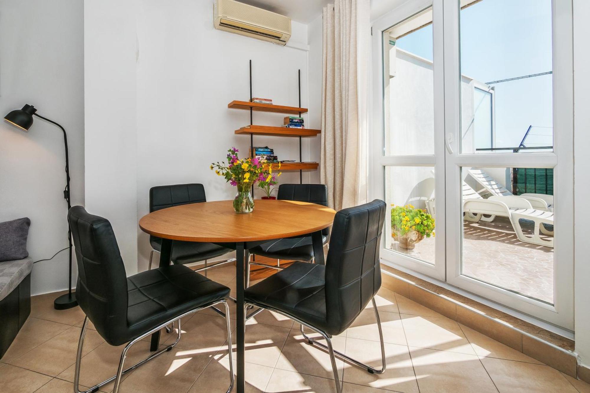 La Le With Big Terrace Apartment *