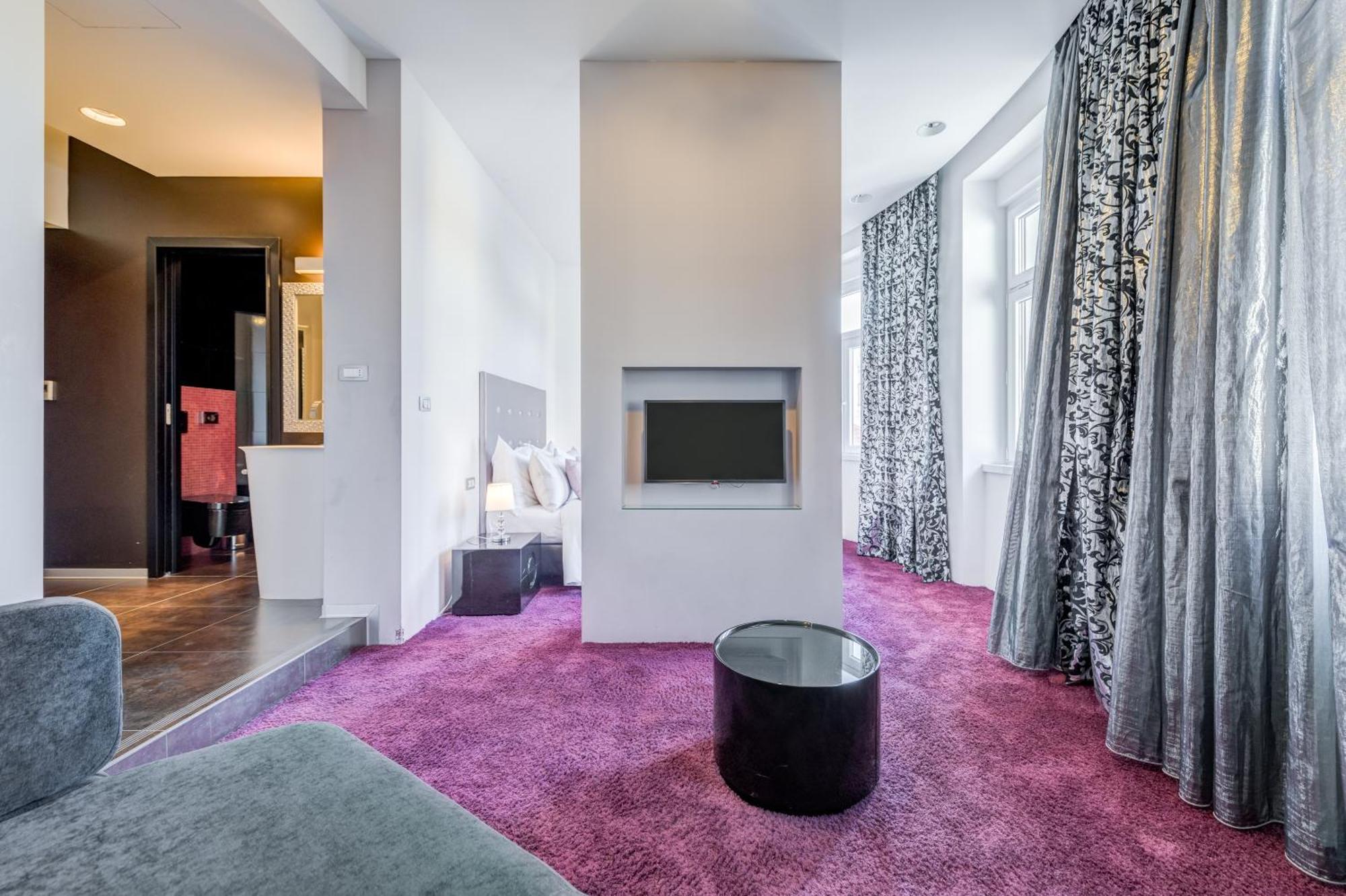 Starlight Luxury 4*
