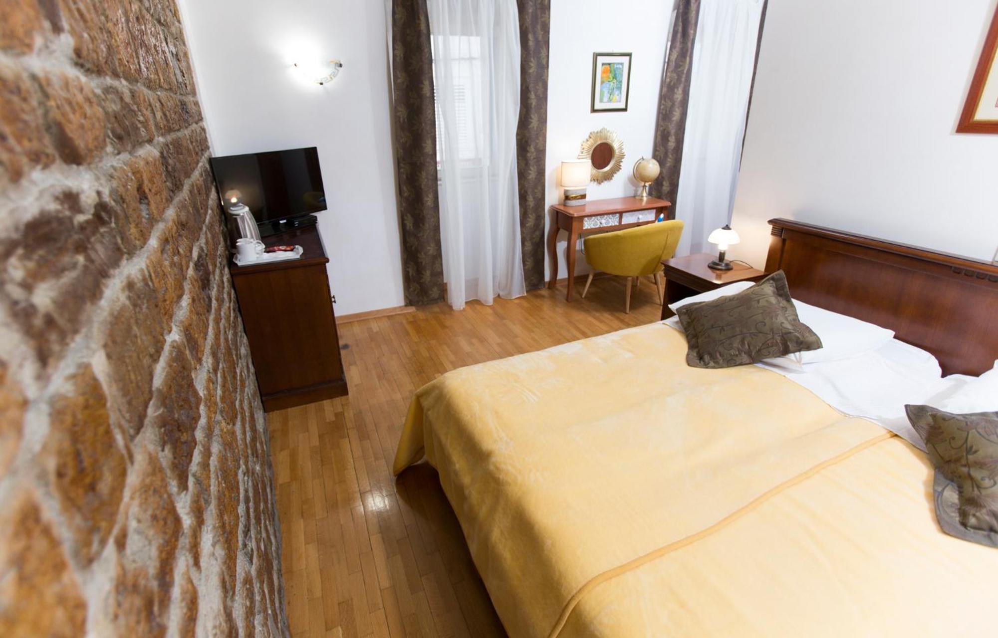 Gostinjska kuća Base 3*