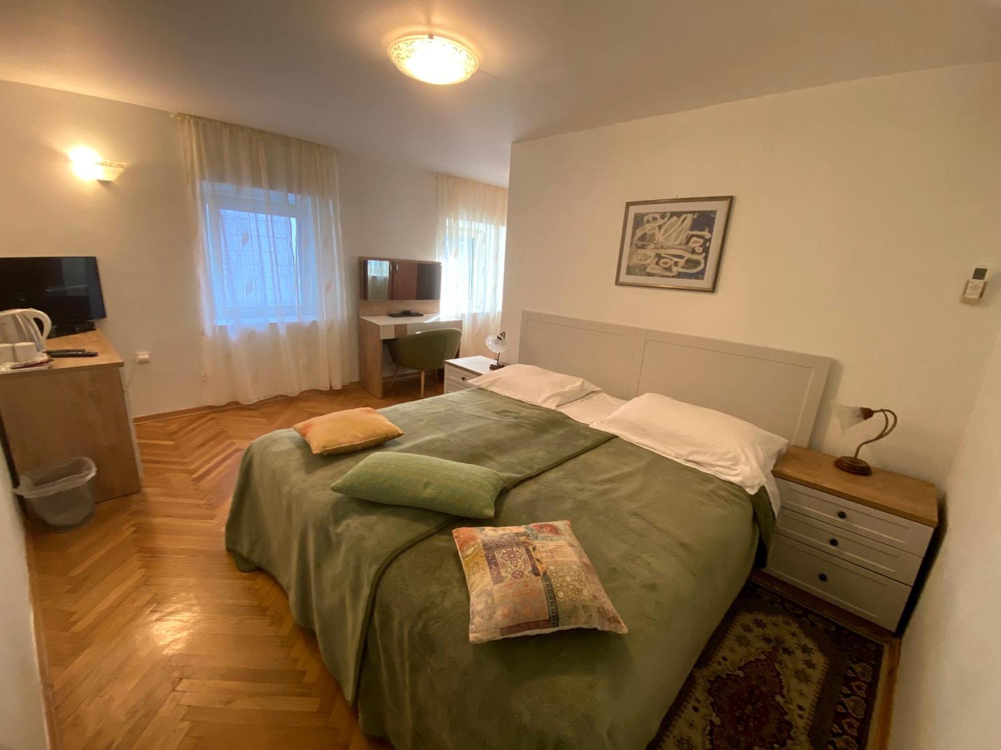 Base Gostinjska kuća