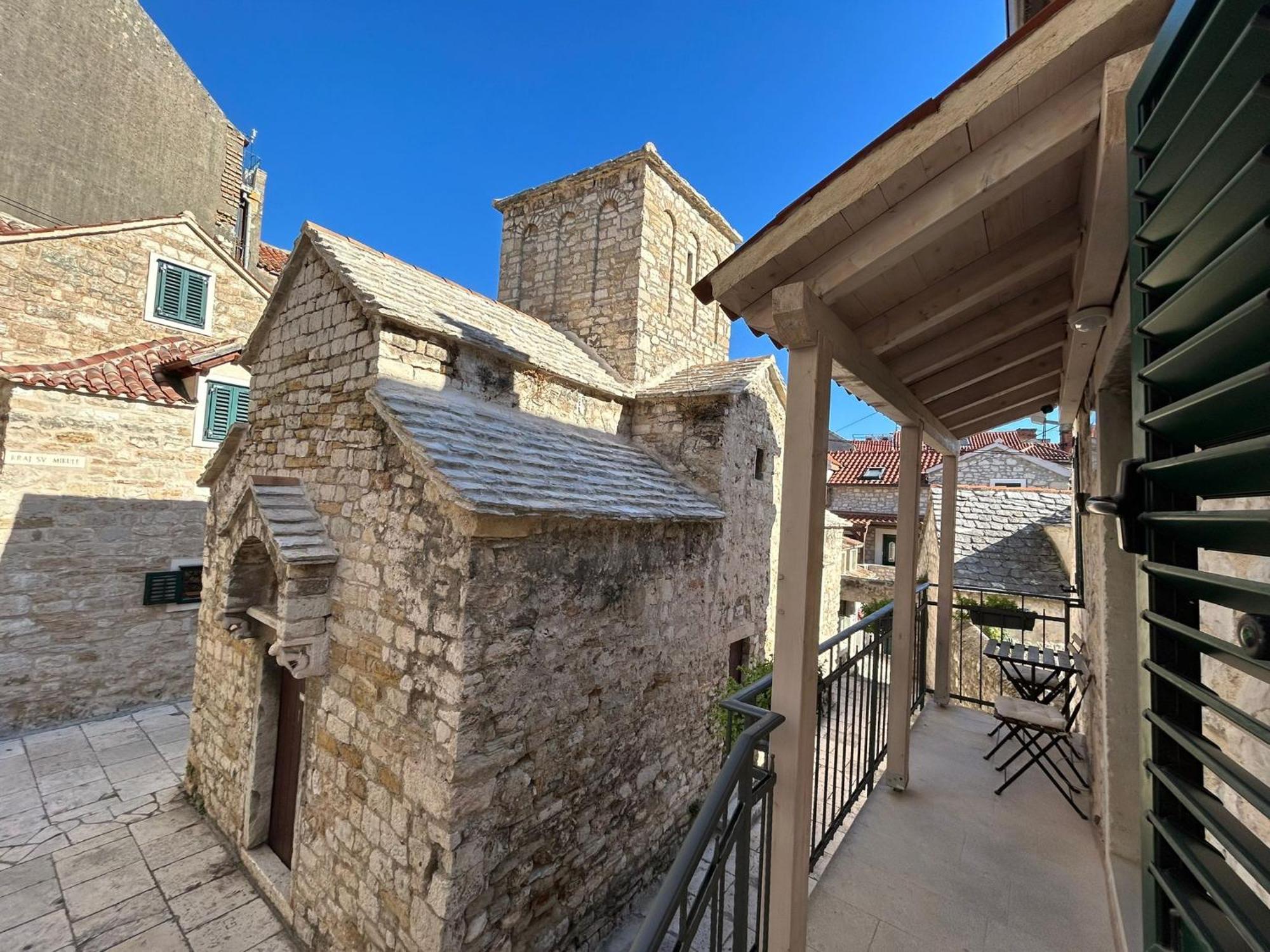 Mikula And Cvita Stone House * Split