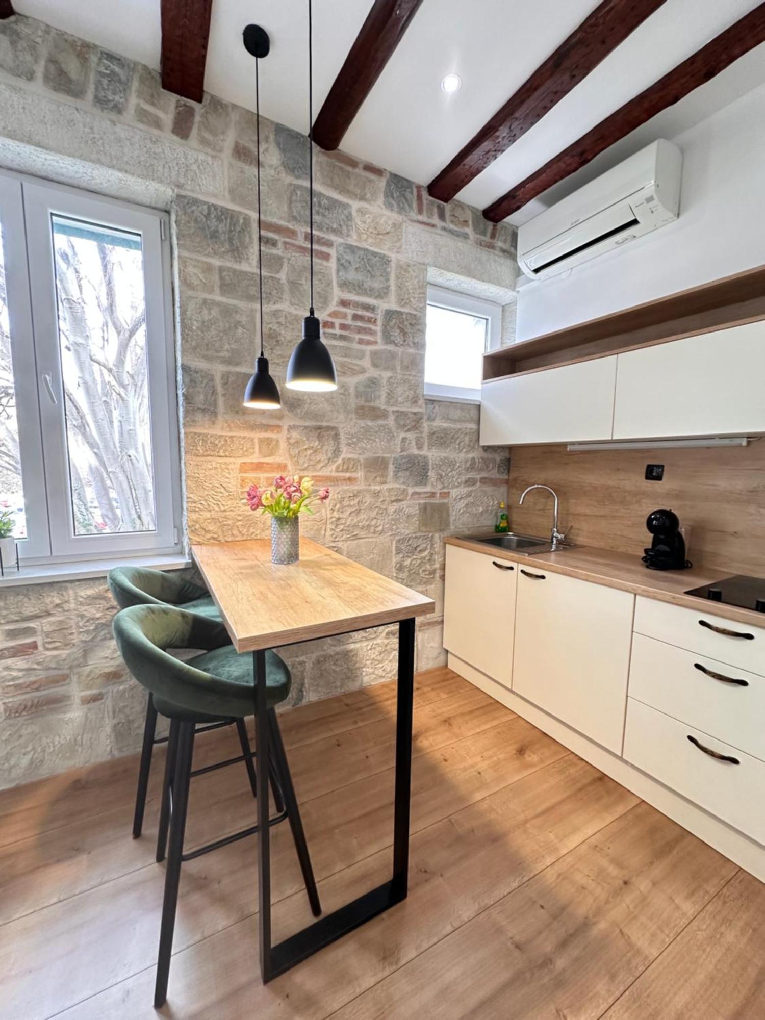 Agora Apartment *