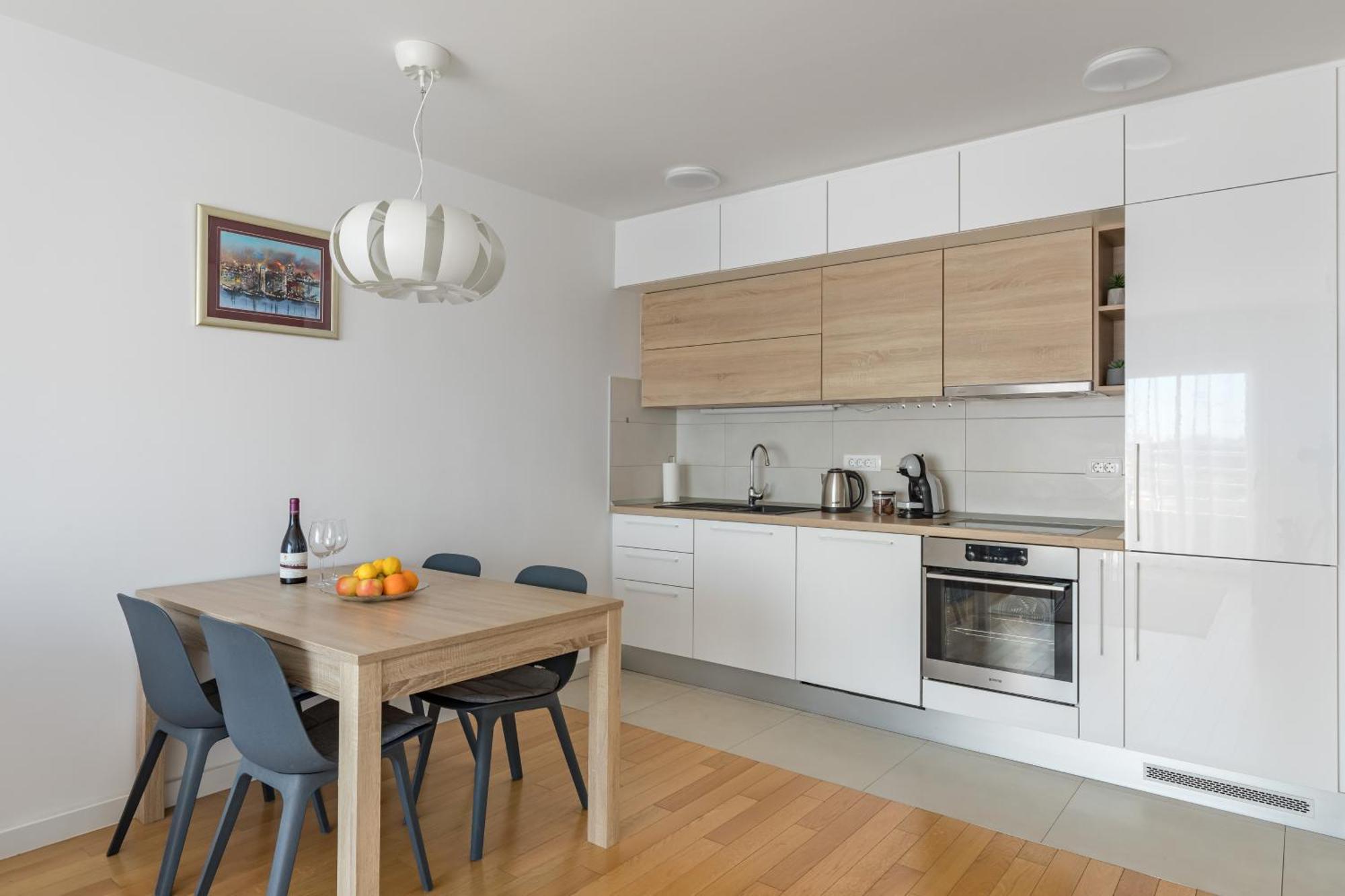 Diva With Free Private Parking Apartment Split