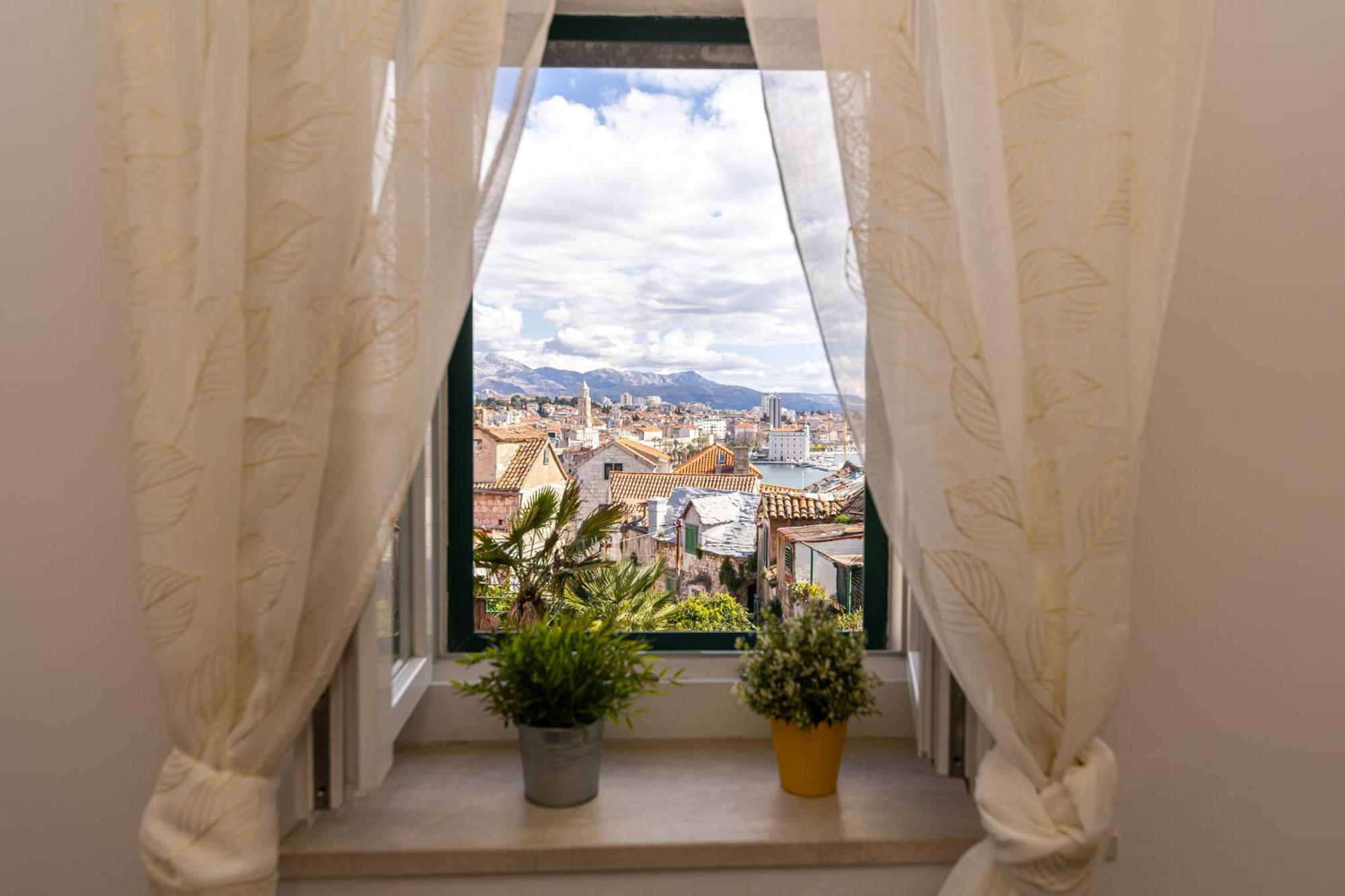 Apartment Romantic View Split