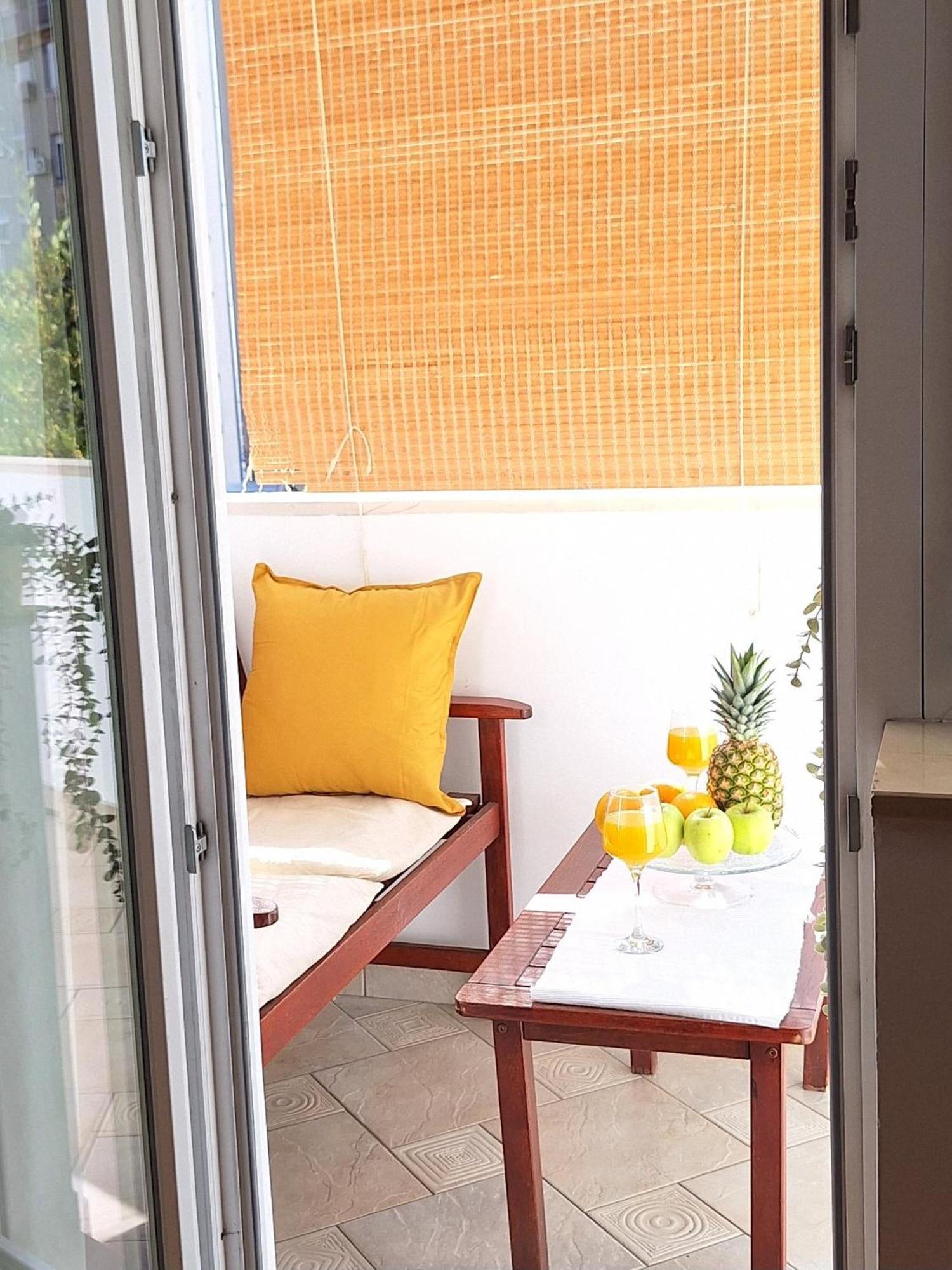 Leona Apartment
