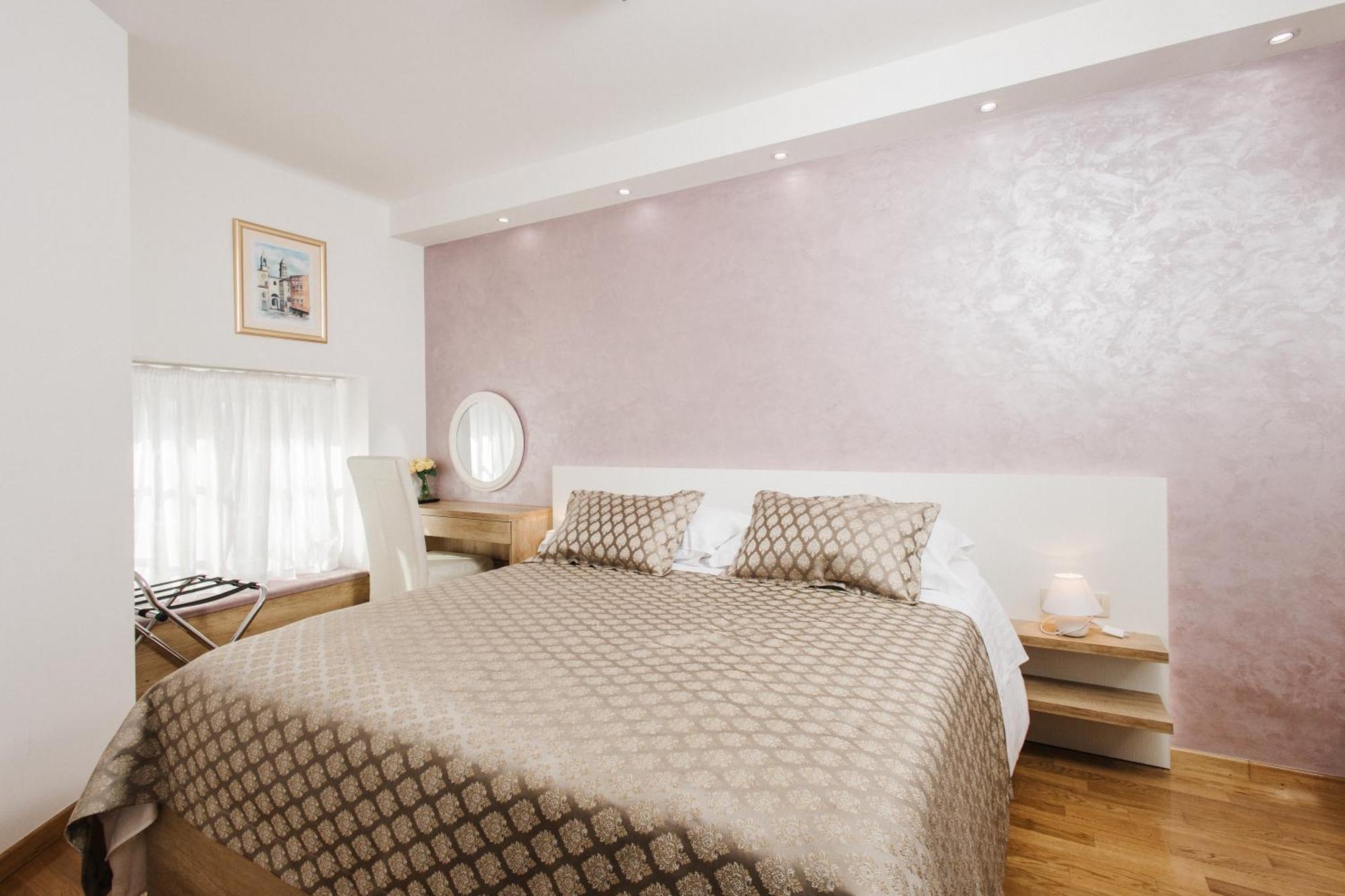 Mija Apartman