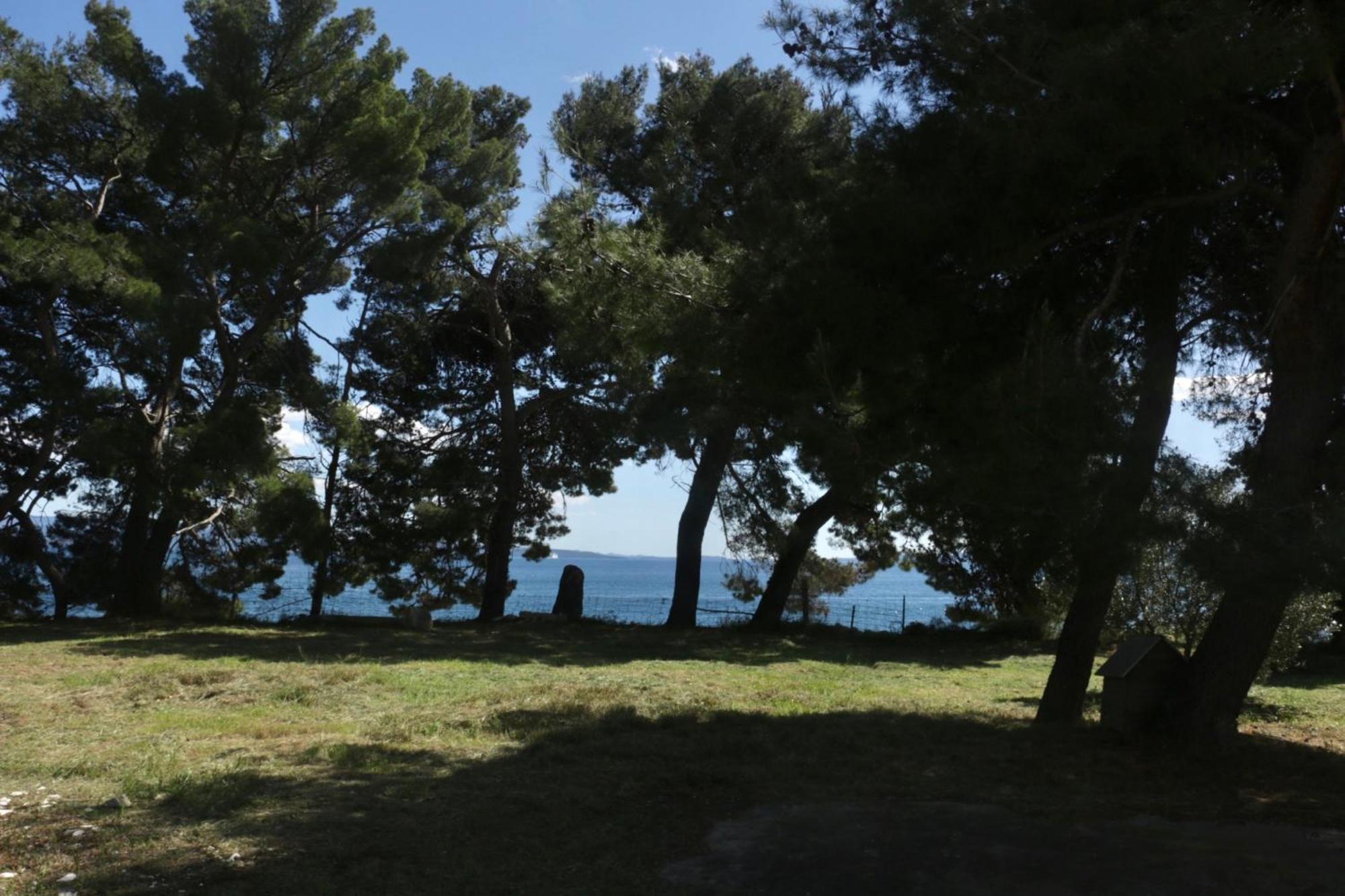 Beachfront Drazen, With Garden And Parking Split