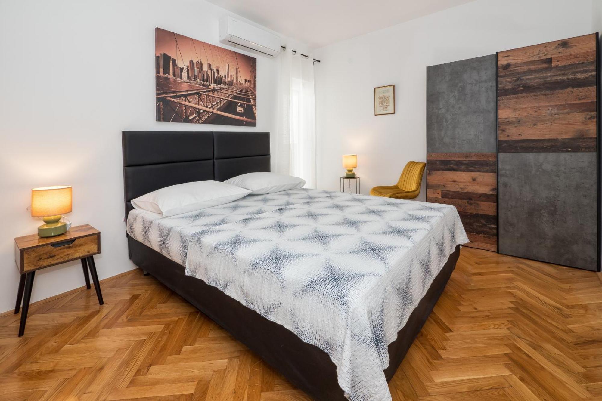 Apartment La Le With Big Terrace