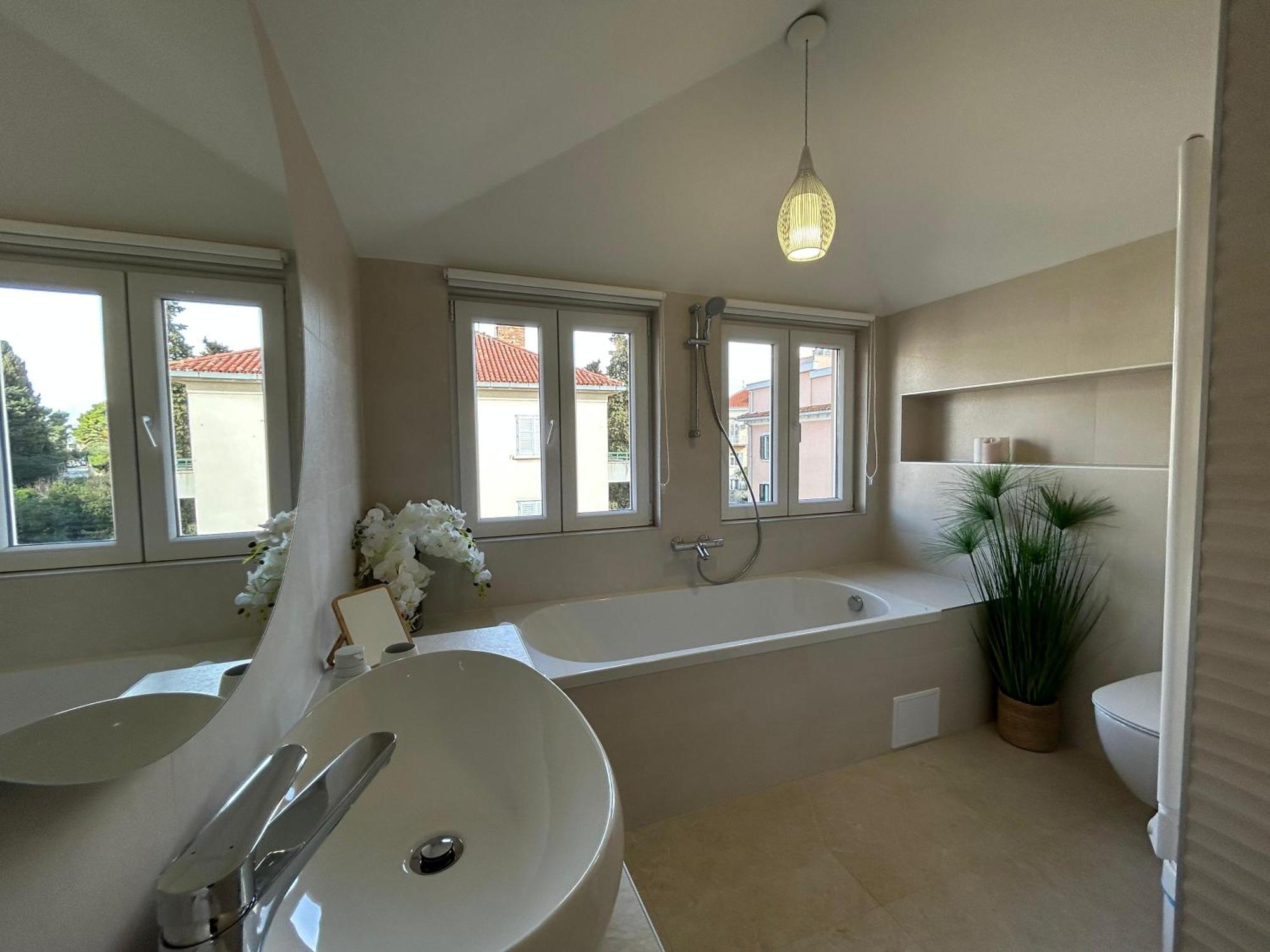 Apartamento Penthouse Bavis - Brand New Luxurious 3-br - Location In The Center Next To The - Sea View - Buralux Properties