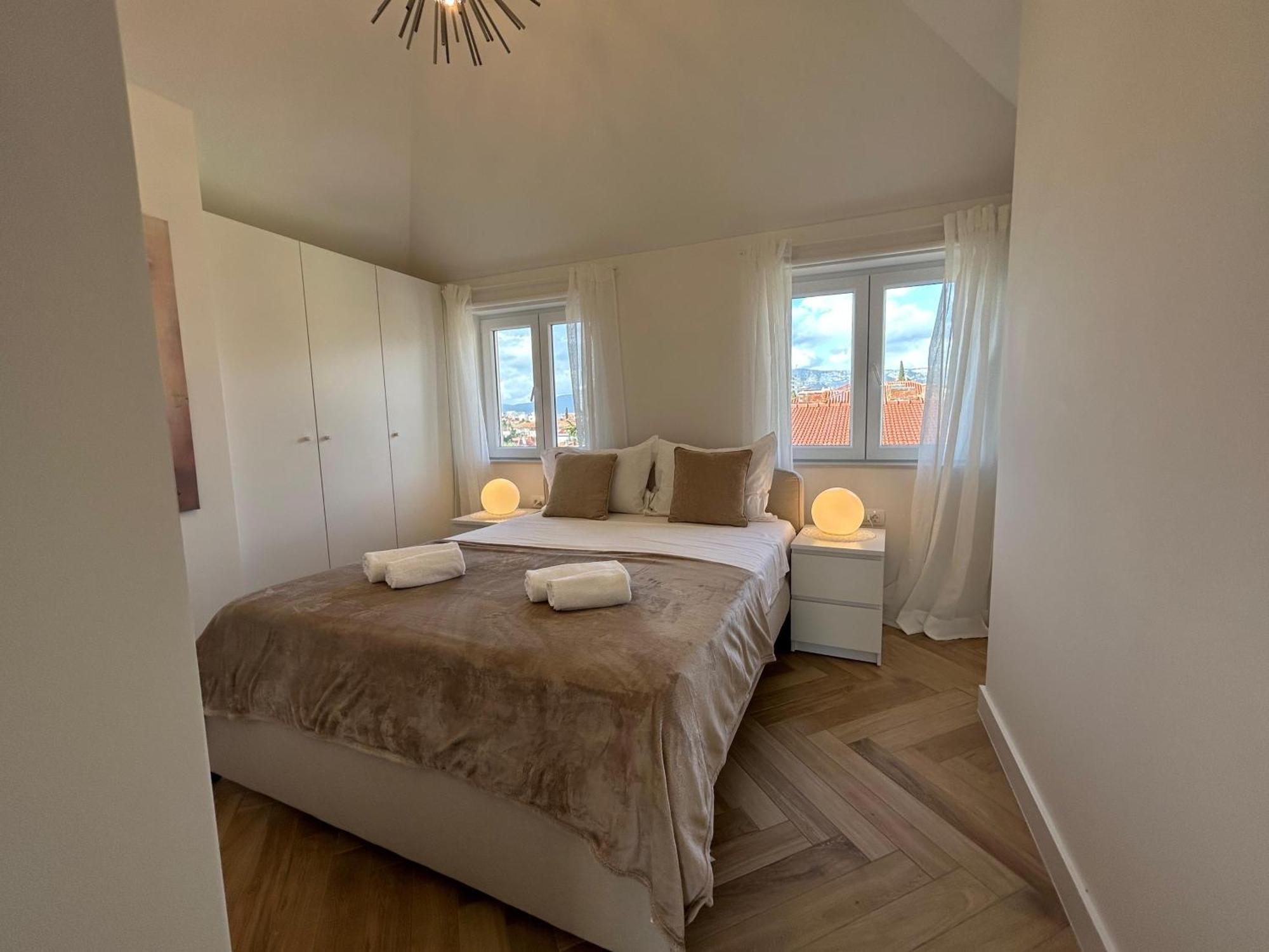 Penthouse Bavis - Brand New Luxurious 3-br - Location In The Center Next To The - Sea View - Buralux Properties
