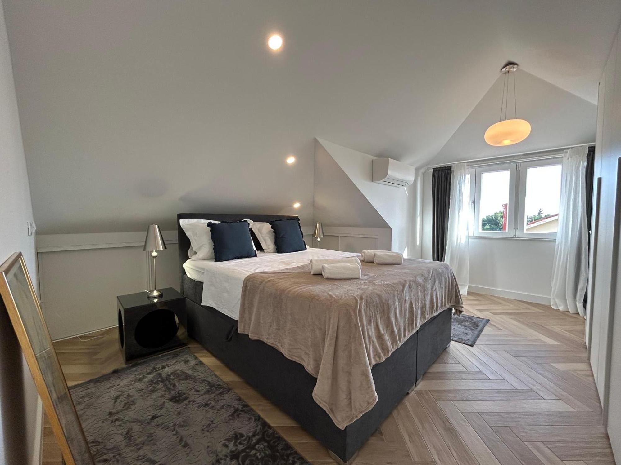 Penthouse Bavis - Brand New Luxurious 3-br - Location In The Center Next To The - Sea View - Buralux Properties Apartamento Split